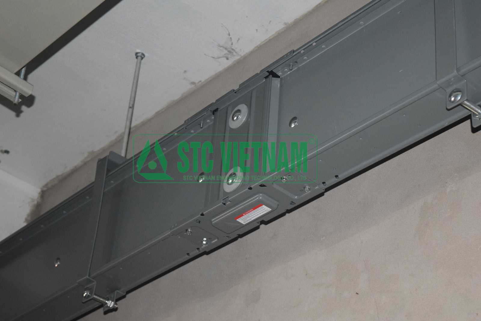 Installation of Busway 1600 A