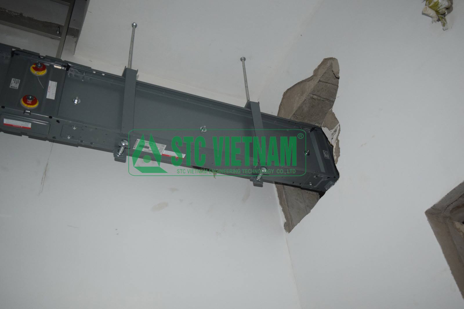 Installation of Busway 1600 A