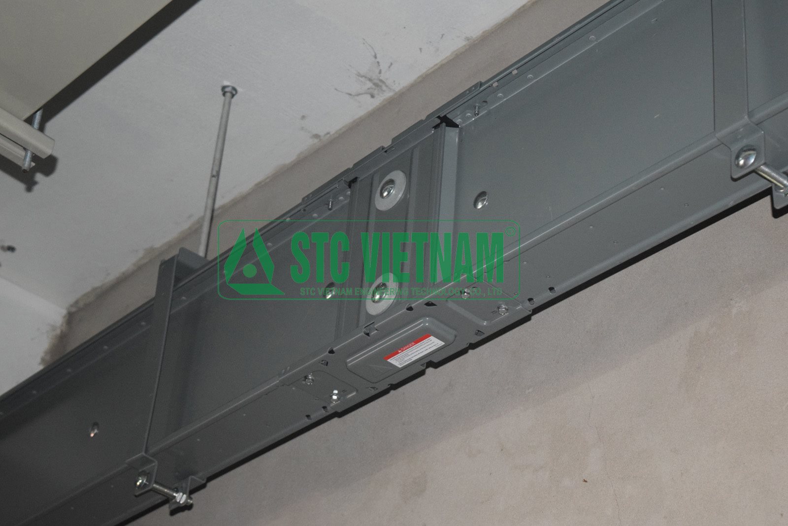 Installation of Busway 1600 A