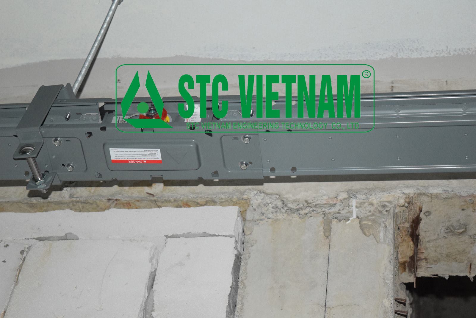 Installation of  Busway 600 A