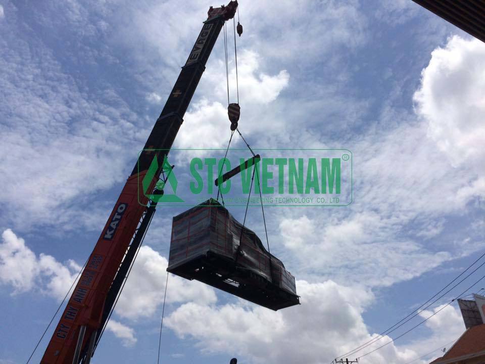 Unloading the generator installation container