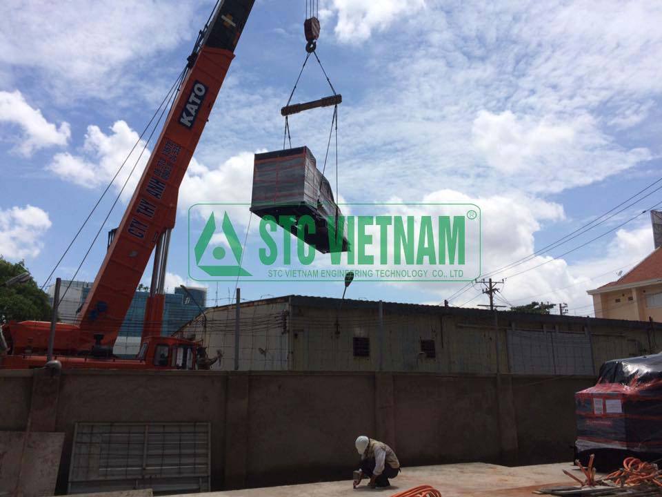 Unloading the generator installation container