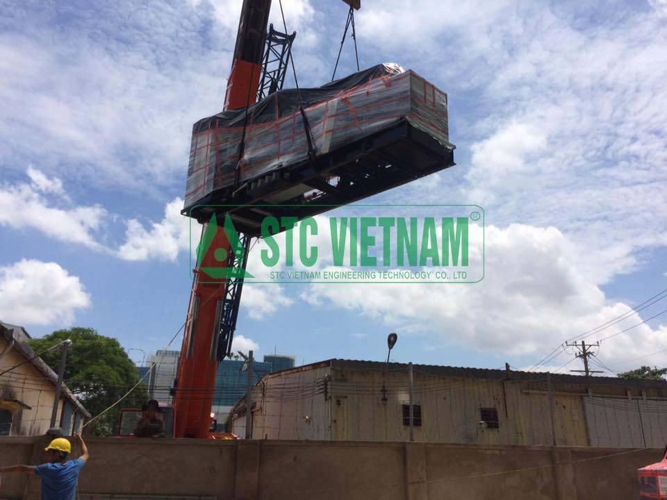 Unloading the generator installation container
