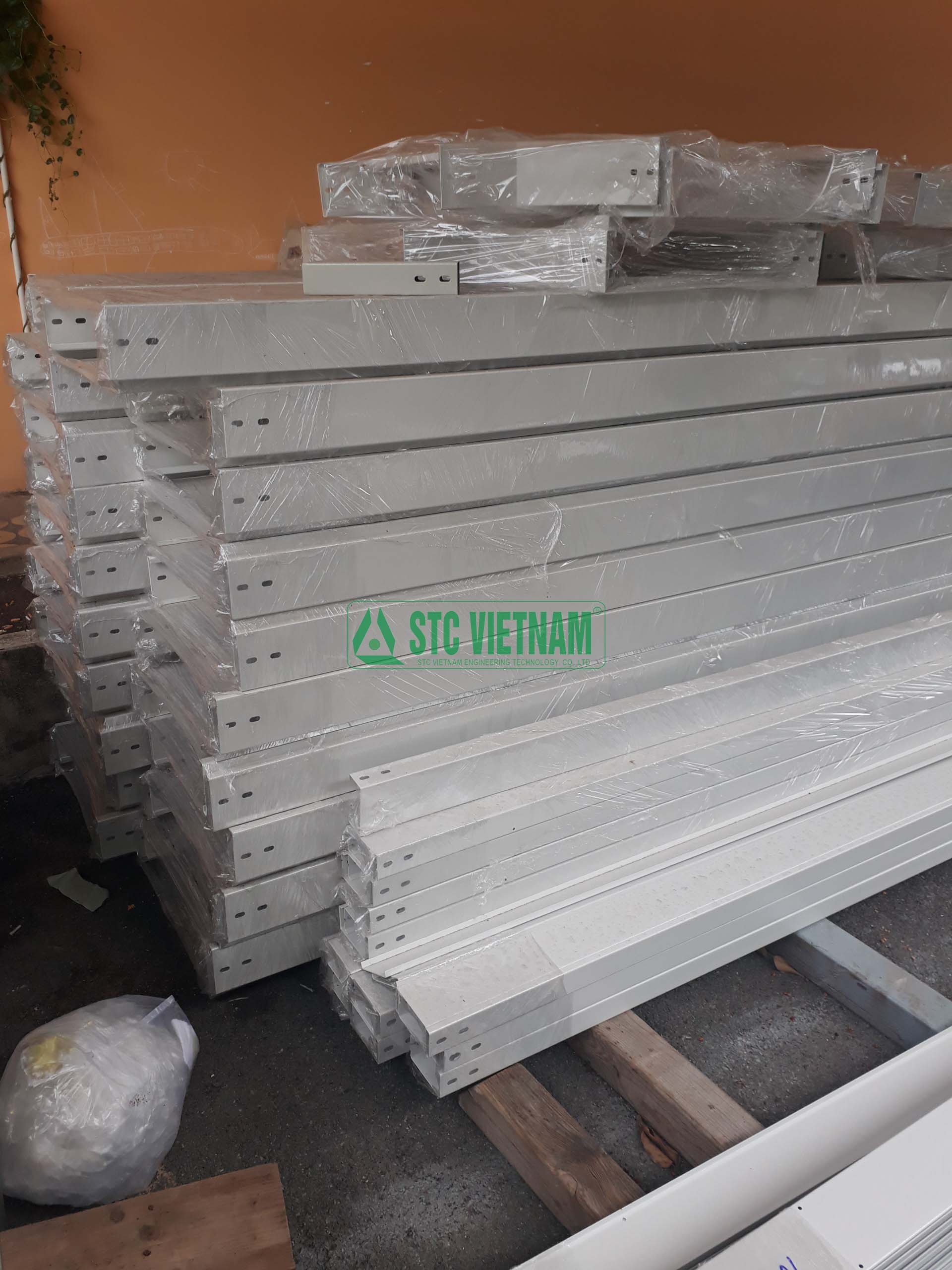 Gia công thang máng cáp giá rẻ nhất thành phố Hồ Chí Minh