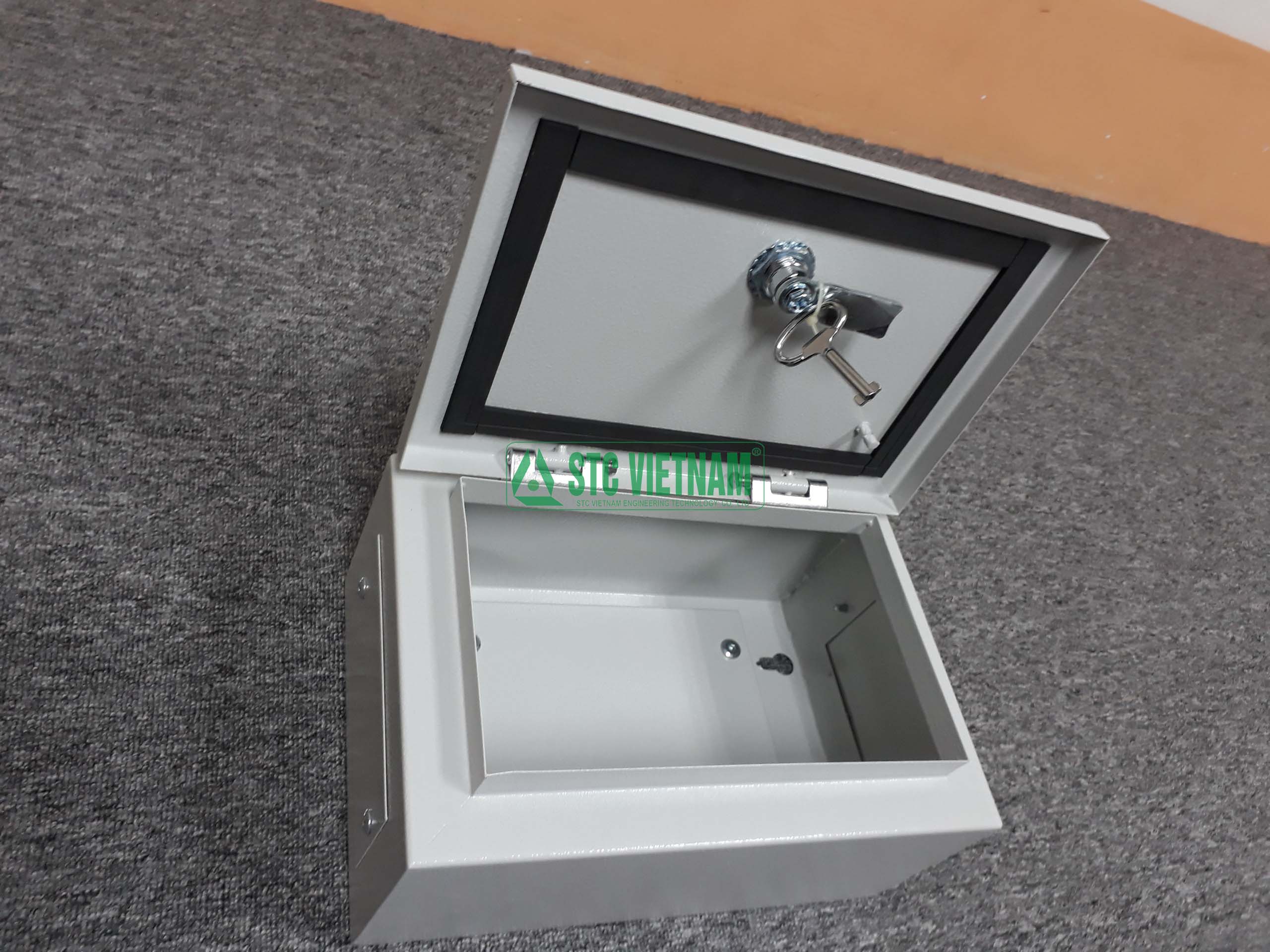 Vỏ tủ điện cực rẻ tại Thành Phố Hồ Chí Minh