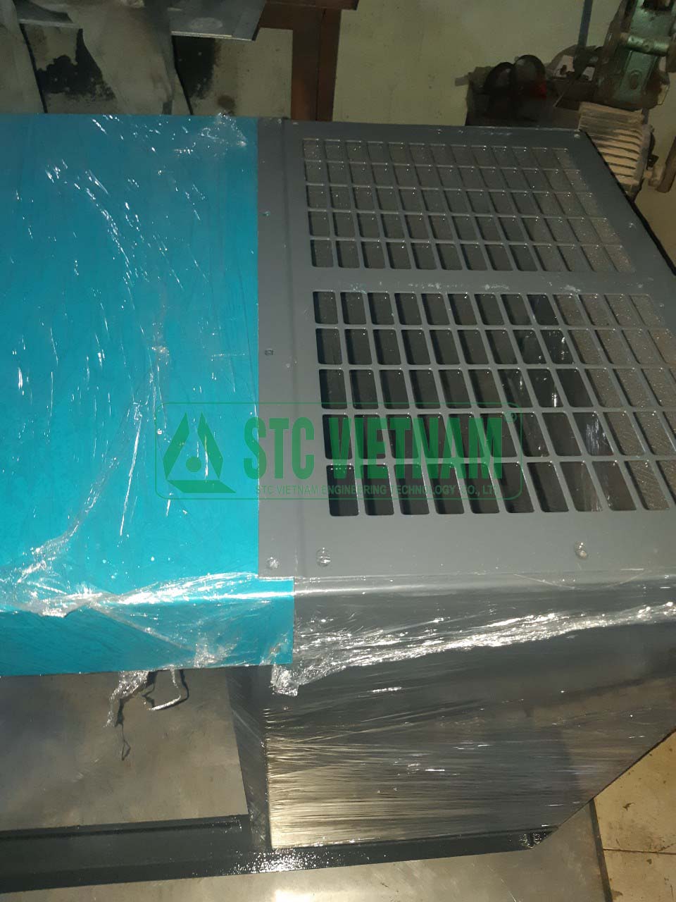 Machining the soundproof casing of Denyo generator