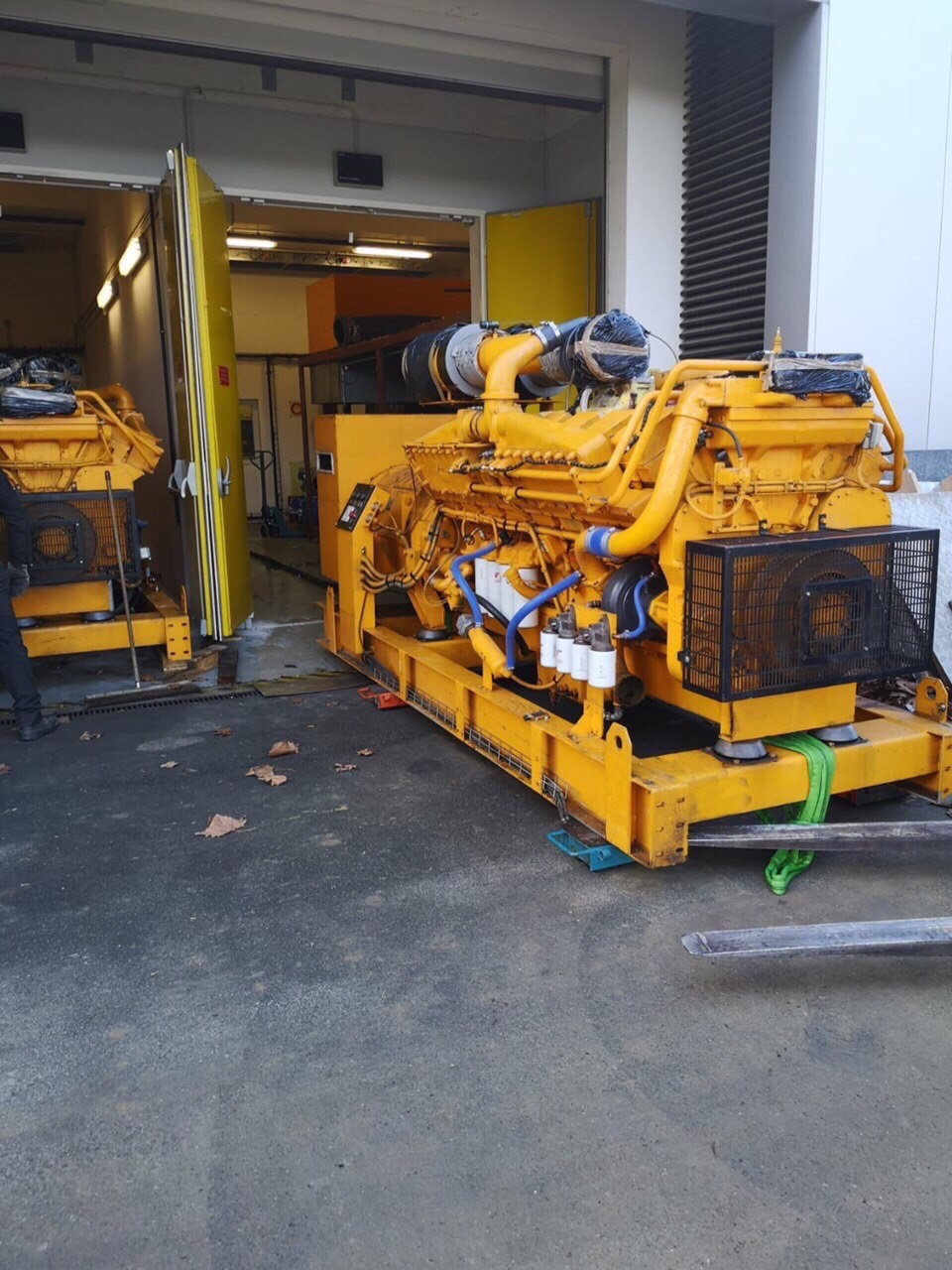 Old Generator ( Seconhand) Cummins 1500 Kva