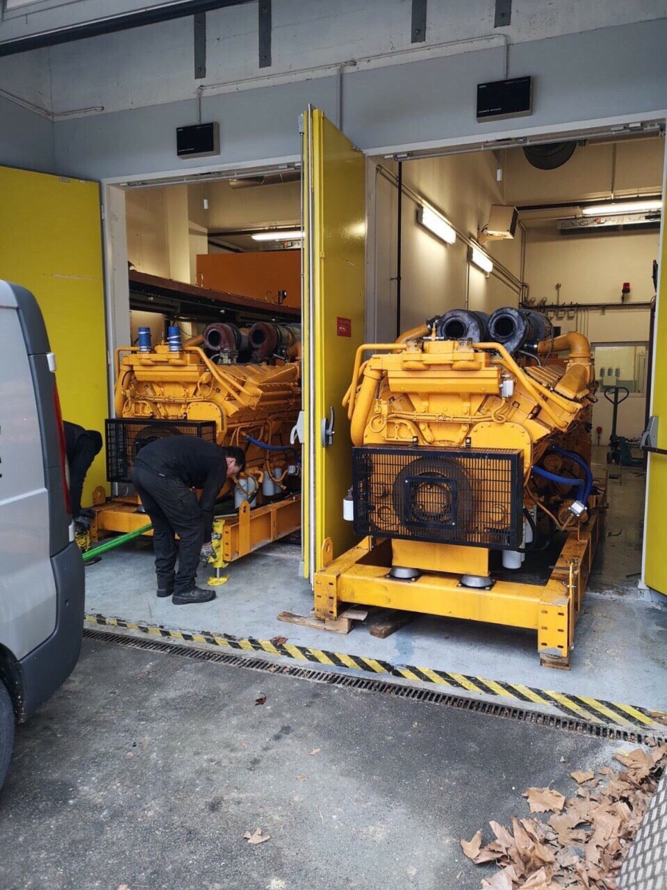 Old Generator ( Seconhand) Cummins 1500 Kva
