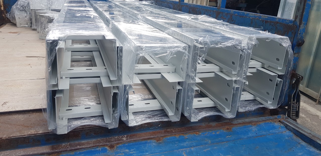 Thang máng cáp điện