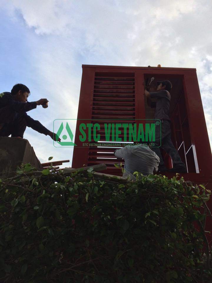 Containers, Containers, Soundproofing 1650 Kva Cummins generators