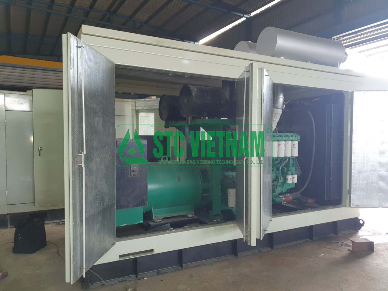 Old generator 1000 Kva Cummins